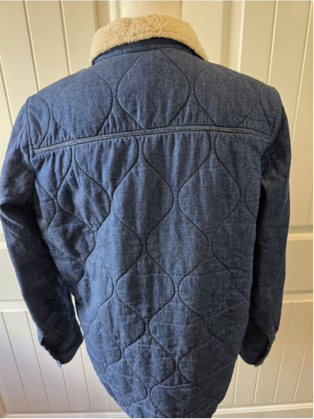 Burton Grace Insulated Blue Denim Jacket Cream Sherpa Sz M Gorpcore Outdoor Hike - Picture 10 of 14